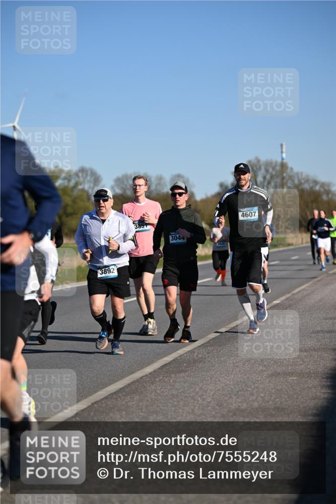 06.04.2025 - 44. Internationalen Wilhelmsburger Insellauf Dr. Thomas Lammeyer http://msf.ph/oto/7555248 06.04.2025 09:30:50 Laufen 3892, 3044, 4607 meine-sportfotos.de