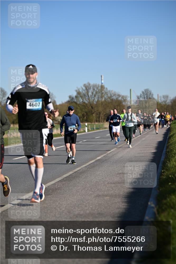 06.04.2025 - 44. Internationalen Wilhelmsburger Insellauf Dr. Thomas Lammeyer http://msf.ph/oto/7555266 06.04.2025 09:30:52 Laufen 4607, 4515, 3023 meine-sportfotos.de