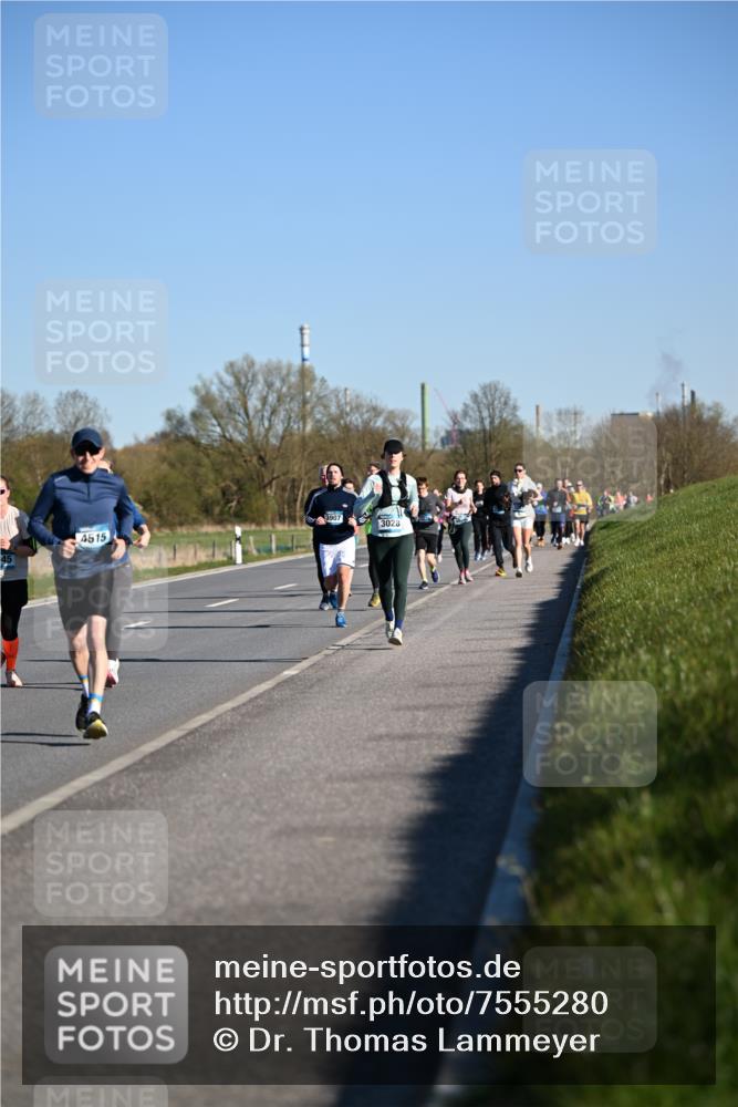 06.04.2025 - 44. Internationalen Wilhelmsburger Insellauf Dr. Thomas Lammeyer http://msf.ph/oto/7555280 06.04.2025 09:30:53 Laufen 45, 4515, 3907, 3028 meine-sportfotos.de