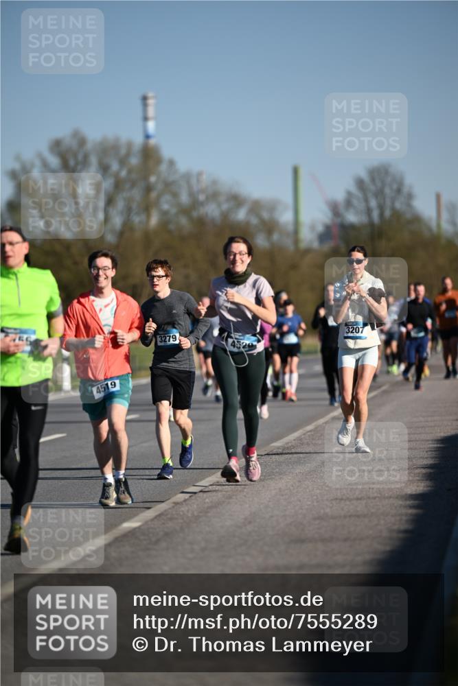 06.04.2025 - 44. Internationalen Wilhelmsburger Insellauf Dr. Thomas Lammeyer http://msf.ph/oto/7555289 06.04.2025 09:30:58 Laufen 4519, 3207, 3279 meine-sportfotos.de