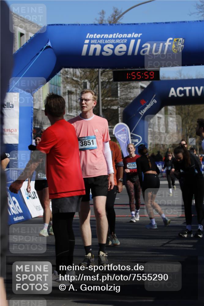 06.04.2025 - 44. Internationalen Wilhelmsburger Insellauf A. Gomolzig http://msf.ph/oto/7555290 06.04.2025 10:45:57 Ziel 3313, 3550, 3683, 3851, 3867, 3918, 3999, 4173, 4180, 4182, 4456 meine-sportfotos.de