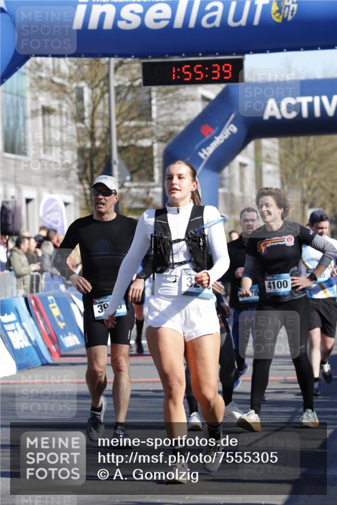 06.04.2025 - 44. Internationalen Wilhelmsburger Insellauf A. Gomolzig http://msf.ph/oto/7555305 06.04.2025 10:45:37 Ziel 3052, 3218, 3678, 3956, 4100, 4301, 4302, 4448, 4565 meine-sportfotos.de