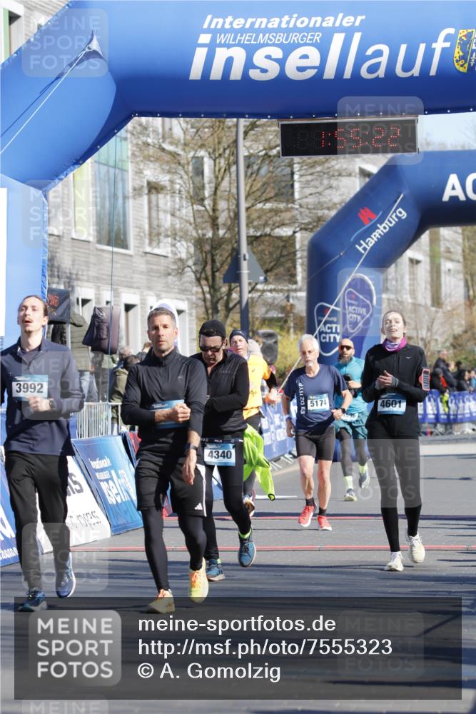 06.04.2025 - 44. Internationalen Wilhelmsburger Insellauf A. Gomolzig http://msf.ph/oto/7555323 06.04.2025 10:45:20 Ziel 3991, 3992, 4039, 4340, 4361, 4601, 5174 meine-sportfotos.de
