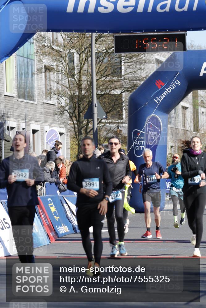 06.04.2025 - 44. Internationalen Wilhelmsburger Insellauf A. Gomolzig http://msf.ph/oto/7555325 06.04.2025 10:45:19 Ziel 3991, 3992, 4039, 4340, 4361, 4601 meine-sportfotos.de