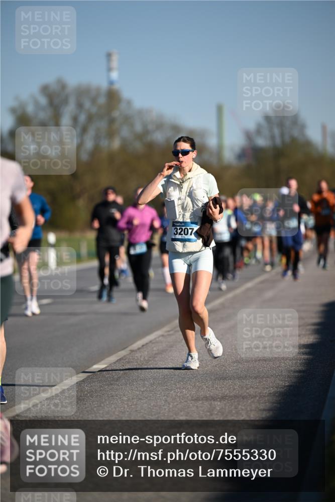 06.04.2025 - 44. Internationalen Wilhelmsburger Insellauf Dr. Thomas Lammeyer http://msf.ph/oto/7555330 06.04.2025 09:31:02 Laufen 3207 meine-sportfotos.de