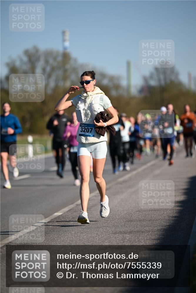 06.04.2025 - 44. Internationalen Wilhelmsburger Insellauf Dr. Thomas Lammeyer http://msf.ph/oto/7555339 06.04.2025 09:31:03 Laufen 3207 meine-sportfotos.de