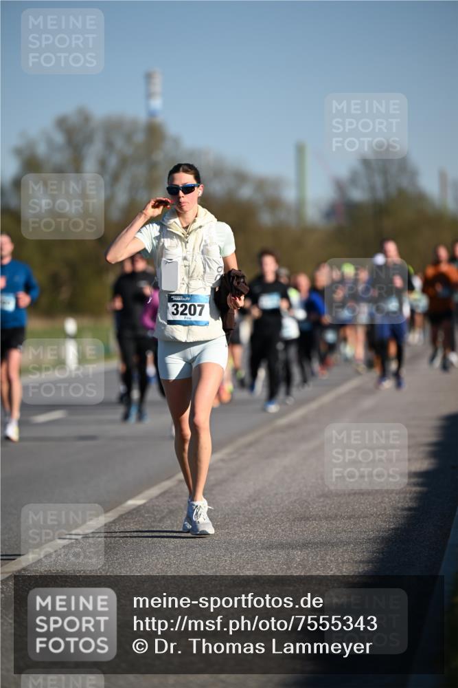 06.04.2025 - 44. Internationalen Wilhelmsburger Insellauf Dr. Thomas Lammeyer http://msf.ph/oto/7555343 06.04.2025 09:31:03 Laufen 3207 meine-sportfotos.de