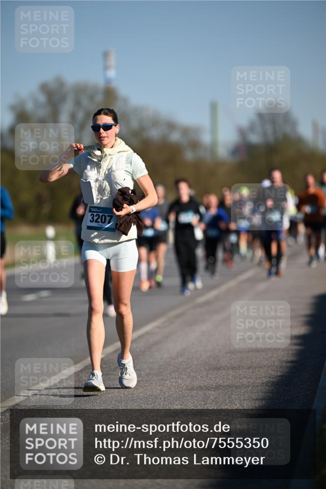 06.04.2025 - 44. Internationalen Wilhelmsburger Insellauf Dr. Thomas Lammeyer http://msf.ph/oto/7555350 06.04.2025 09:31:03 Laufen 3207 meine-sportfotos.de