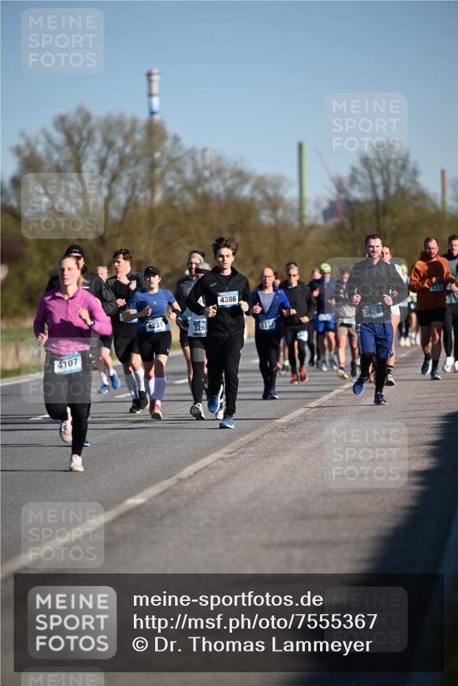 06.04.2025 - 44. Internationalen Wilhelmsburger Insellauf Dr. Thomas Lammeyer http://msf.ph/oto/7555367 06.04.2025 09:31:05 Laufen 4231, 326, 4107, 4386, 3678, 3337, 3371 meine-sportfotos.de