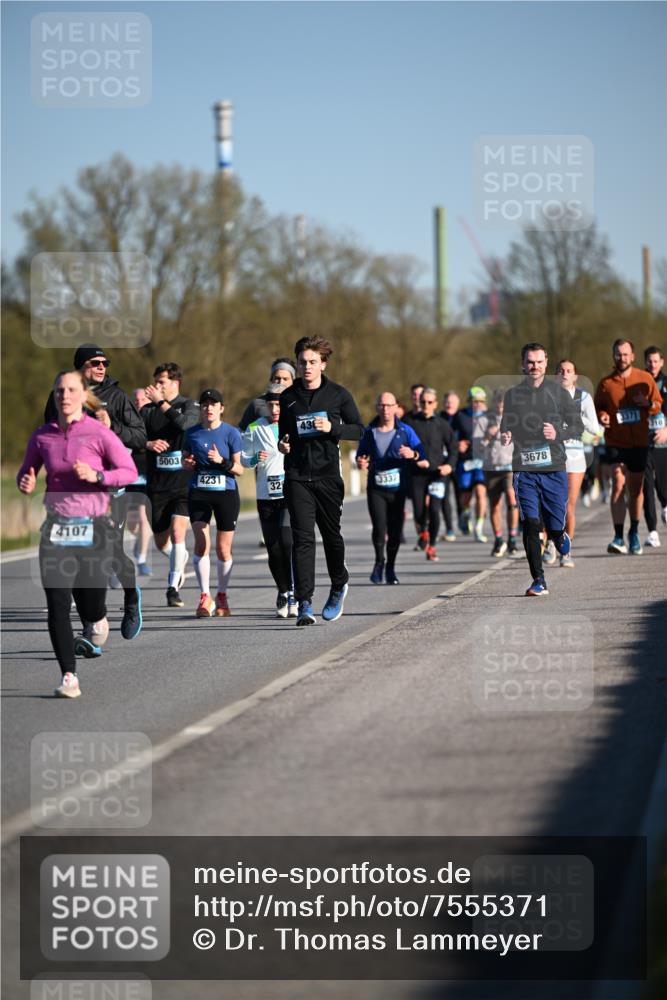 06.04.2025 - 44. Internationalen Wilhelmsburger Insellauf Dr. Thomas Lammeyer http://msf.ph/oto/7555371 06.04.2025 09:31:05 Laufen 4107, 43, 5003, 3678, 4231, 32, 3337, 710 meine-sportfotos.de