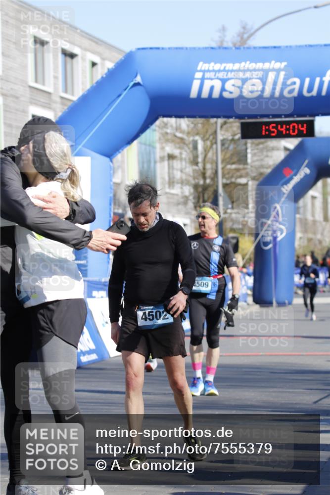 06.04.2025 - 44. Internationalen Wilhelmsburger Insellauf A. Gomolzig http://msf.ph/oto/7555379 06.04.2025 10:44:02 Ziel 3219, 3268, 3380, 4144, 4222, 4509, 5063 meine-sportfotos.de