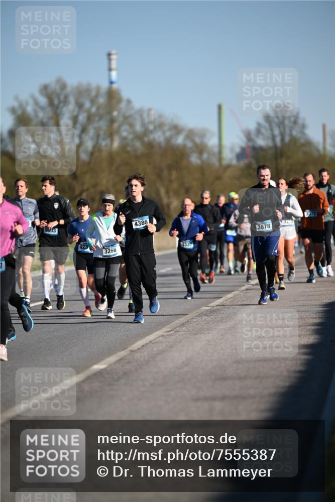 06.04.2025 - 44. Internationalen Wilhelmsburger Insellauf Dr. Thomas Lammeyer http://msf.ph/oto/7555387 06.04.2025 09:31:06 Laufen 5603, 423, 3268, 4386, 3337, 3678 meine-sportfotos.de