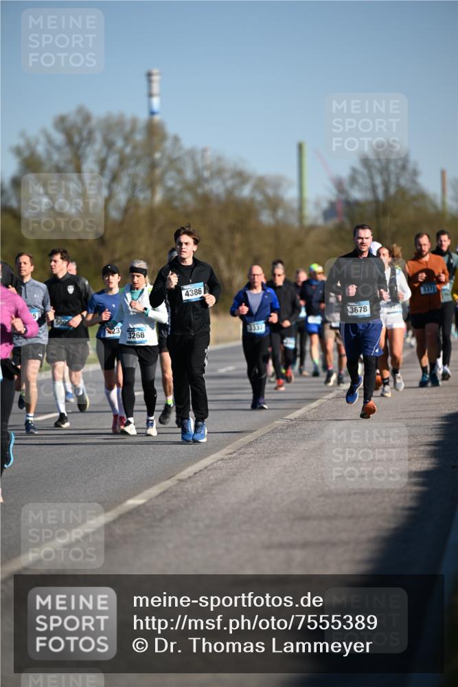 06.04.2025 - 44. Internationalen Wilhelmsburger Insellauf Dr. Thomas Lammeyer http://msf.ph/oto/7555389 06.04.2025 09:31:06 Laufen 500, 23, 3268, 4386, 3337, 3371, 3678 meine-sportfotos.de