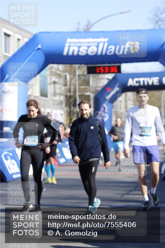 06.04.2025 - 44. Internationalen Wilhelmsburger Insellauf A. Gomolzig http://msf.ph/oto/7555406 06.04.2025 10:43:34 Ziel 3158, 3706, 3821, 3827, 4395, 4446 meine-sportfotos.de