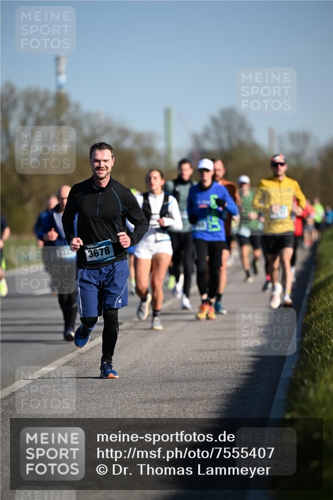 06.04.2025 - 44. Internationalen Wilhelmsburger Insellauf Dr. Thomas Lammeyer http://msf.ph/oto/7555407 06.04.2025 09:31:11 Laufen 3678 meine-sportfotos.de