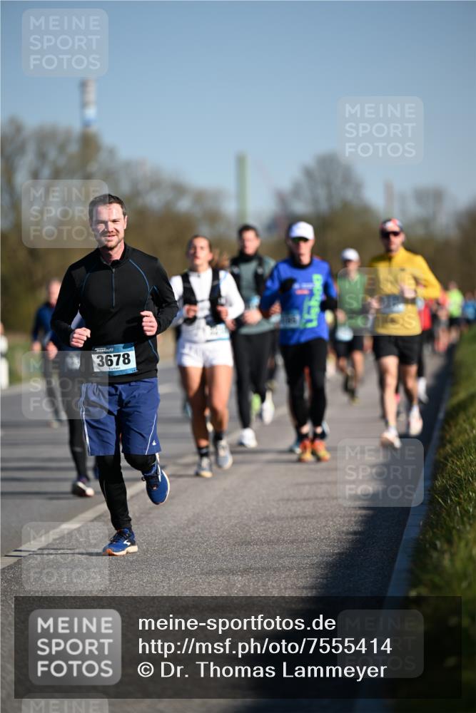 06.04.2025 - 44. Internationalen Wilhelmsburger Insellauf Dr. Thomas Lammeyer http://msf.ph/oto/7555414 06.04.2025 09:31:12 Laufen 3678 meine-sportfotos.de