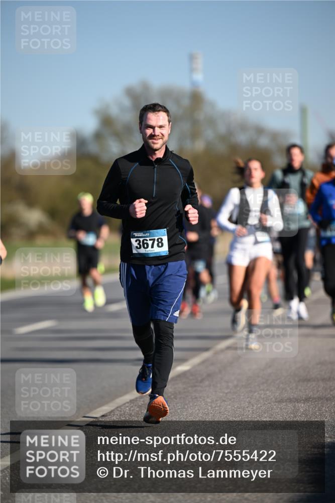 06.04.2025 - 44. Internationalen Wilhelmsburger Insellauf Dr. Thomas Lammeyer http://msf.ph/oto/7555422 06.04.2025 09:31:13 Laufen 3678 meine-sportfotos.de