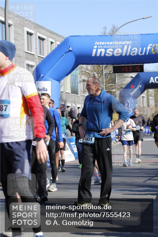 06.04.2025 - 44. Internationalen Wilhelmsburger Insellauf A. Gomolzig http://msf.ph/oto/7555423 06.04.2025 10:43:13 Ziel 3281, 3307, 3466, 3484, 3512, 3532, 3743, 3927, 4181, 4613 meine-sportfotos.de