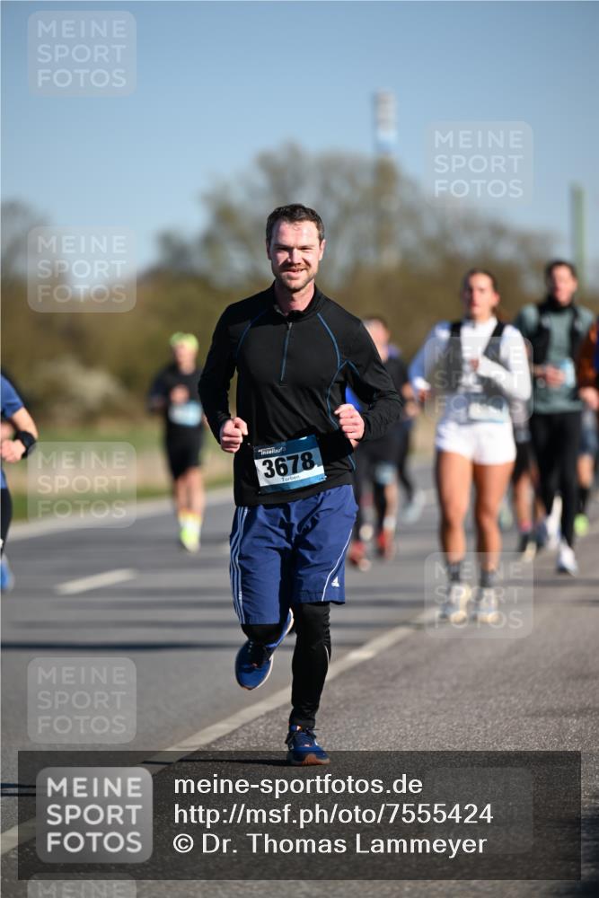 06.04.2025 - 44. Internationalen Wilhelmsburger Insellauf Dr. Thomas Lammeyer http://msf.ph/oto/7555424 06.04.2025 09:31:13 Laufen 3678 meine-sportfotos.de