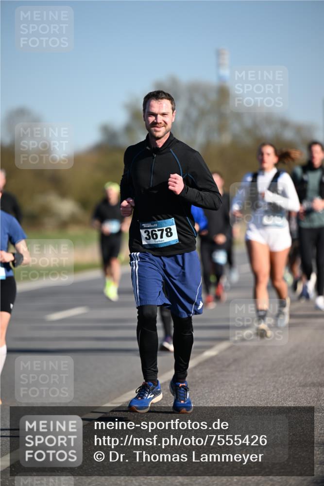 06.04.2025 - 44. Internationalen Wilhelmsburger Insellauf Dr. Thomas Lammeyer http://msf.ph/oto/7555426 06.04.2025 09:31:13 Laufen 3678 meine-sportfotos.de