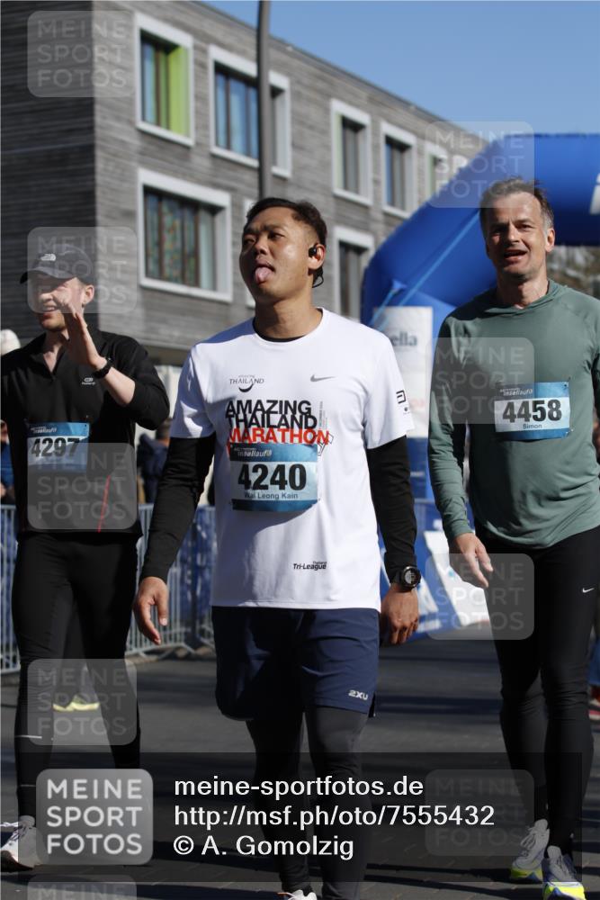06.04.2025 - 44. Internationalen Wilhelmsburger Insellauf A. Gomolzig http://msf.ph/oto/7555432 06.04.2025 10:42:48 Ziel 3009, 3320, 3563, 4297, 4506 meine-sportfotos.de