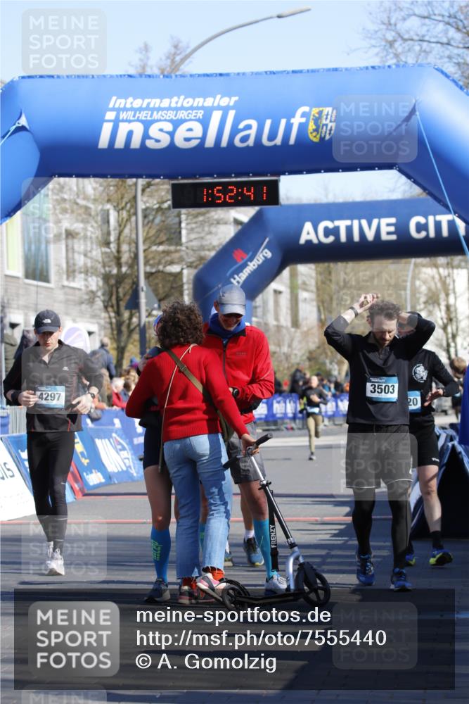 06.04.2025 - 44. Internationalen Wilhelmsburger Insellauf A. Gomolzig http://msf.ph/oto/7555440 06.04.2025 10:42:39 Ziel 3320, 3503, 3903, 4240, 4297, 4458 meine-sportfotos.de