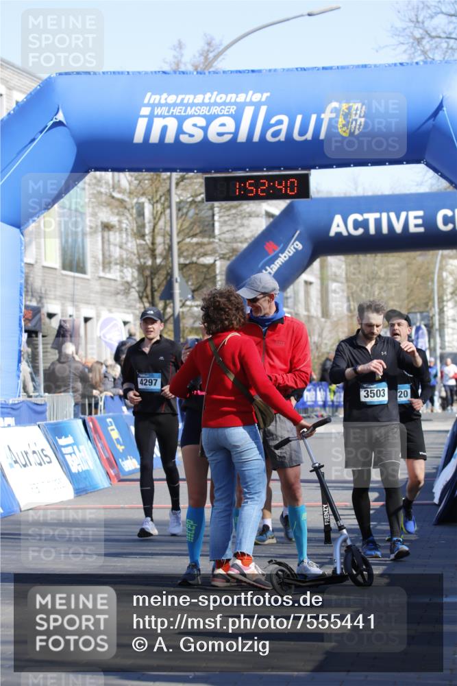 06.04.2025 - 44. Internationalen Wilhelmsburger Insellauf A. Gomolzig http://msf.ph/oto/7555441 06.04.2025 10:42:38 Ziel 3320, 3503, 3903, 4240, 4297, 4458 meine-sportfotos.de