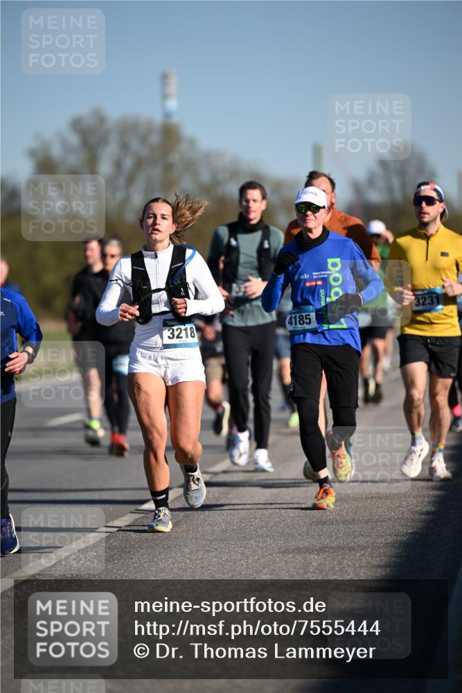 06.04.2025 - 44. Internationalen Wilhelmsburger Insellauf Dr. Thomas Lammeyer http://msf.ph/oto/7555444 06.04.2025 09:31:14 Laufen 3218, 4185, 3231 meine-sportfotos.de