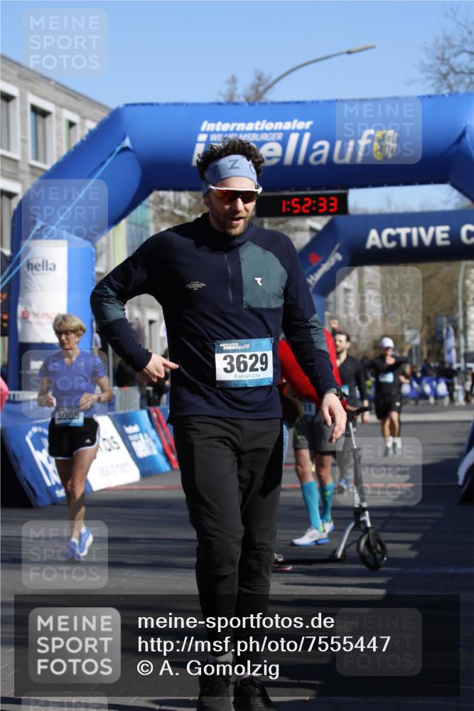 06.04.2025 - 44. Internationalen Wilhelmsburger Insellauf A. Gomolzig http://msf.ph/oto/7555447 06.04.2025 10:42:31 Ziel 3238, 3478, 3503, 3629, 3692, 4240, 4458, 5065 meine-sportfotos.de