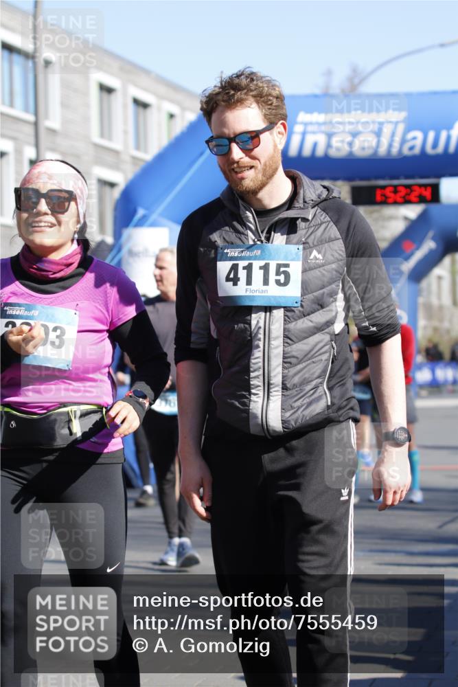 06.04.2025 - 44. Internationalen Wilhelmsburger Insellauf A. Gomolzig http://msf.ph/oto/7555459 06.04.2025 10:42:22 Ziel 3238, 3478, 3629, 3692, 3751, 3761, 4130, 4350, 4581, 5065, 5111 meine-sportfotos.de