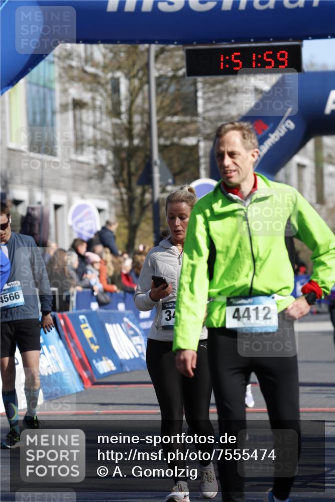 06.04.2025 - 44. Internationalen Wilhelmsburger Insellauf A. Gomolzig http://msf.ph/oto/7555474 06.04.2025 10:41:57 Ziel 3308, 3446, 3656, 3830, 3890, 3941, 4115, 4566, 4607 meine-sportfotos.de