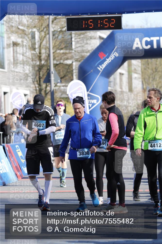 06.04.2025 - 44. Internationalen Wilhelmsburger Insellauf A. Gomolzig http://msf.ph/oto/7555482 06.04.2025 10:41:50 Ziel 3017, 3432, 3446, 3830, 3890, 3891, 4115, 4412, 4566, 4607 meine-sportfotos.de