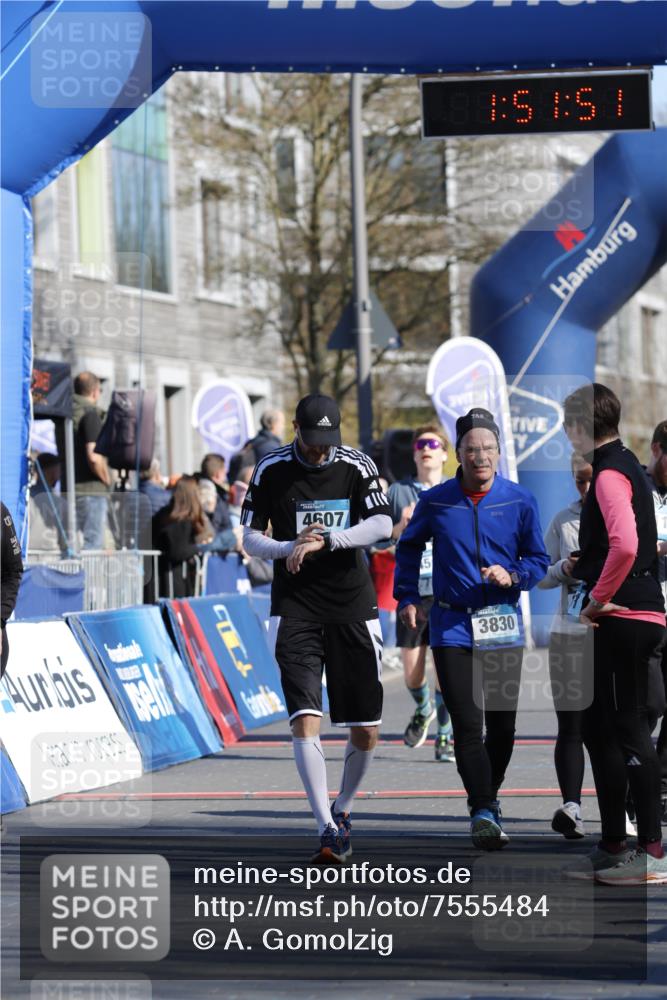 06.04.2025 - 44. Internationalen Wilhelmsburger Insellauf A. Gomolzig http://msf.ph/oto/7555484 06.04.2025 10:41:49 Ziel 3017, 3432, 3446, 3830, 3890, 3891, 4115, 4412, 4566, 4607 meine-sportfotos.de