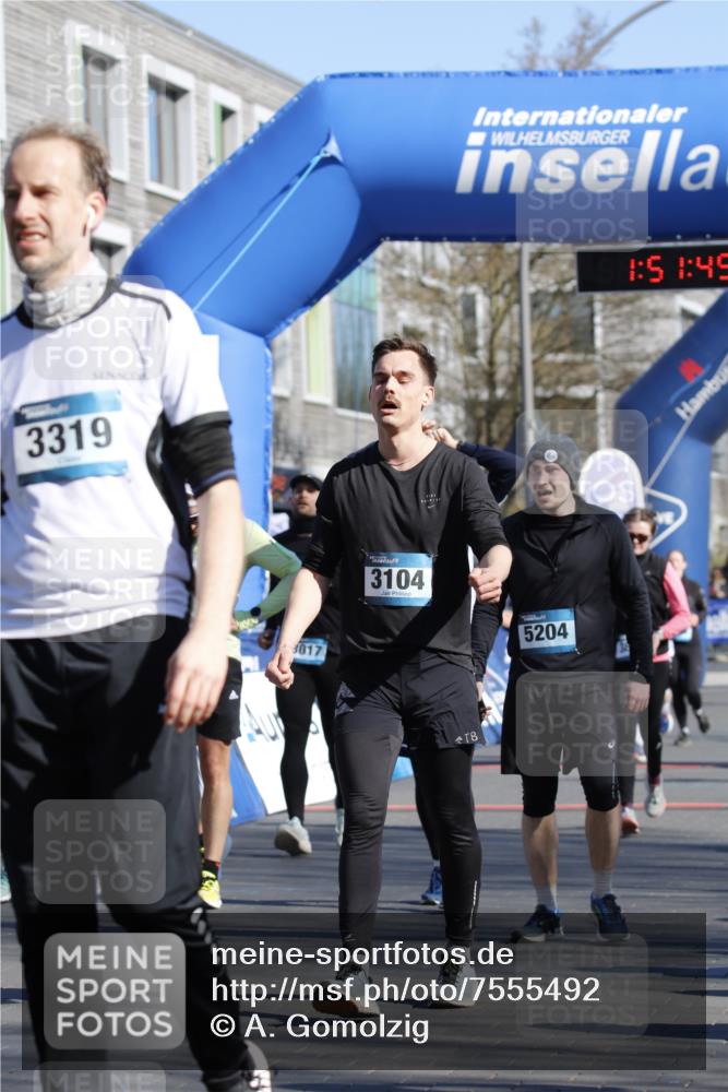 06.04.2025 - 44. Internationalen Wilhelmsburger Insellauf A. Gomolzig http://msf.ph/oto/7555492 06.04.2025 10:41:43 Ziel 3017, 3104, 3255, 3432, 3891, 3975, 4412, 5204 meine-sportfotos.de