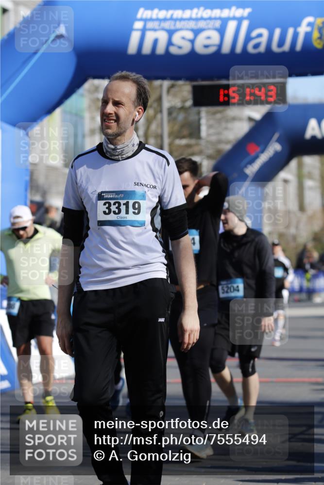 06.04.2025 - 44. Internationalen Wilhelmsburger Insellauf A. Gomolzig http://msf.ph/oto/7555494 06.04.2025 10:41:41 Ziel 3017, 3104, 3255, 3432, 3891, 3975, 5204 meine-sportfotos.de