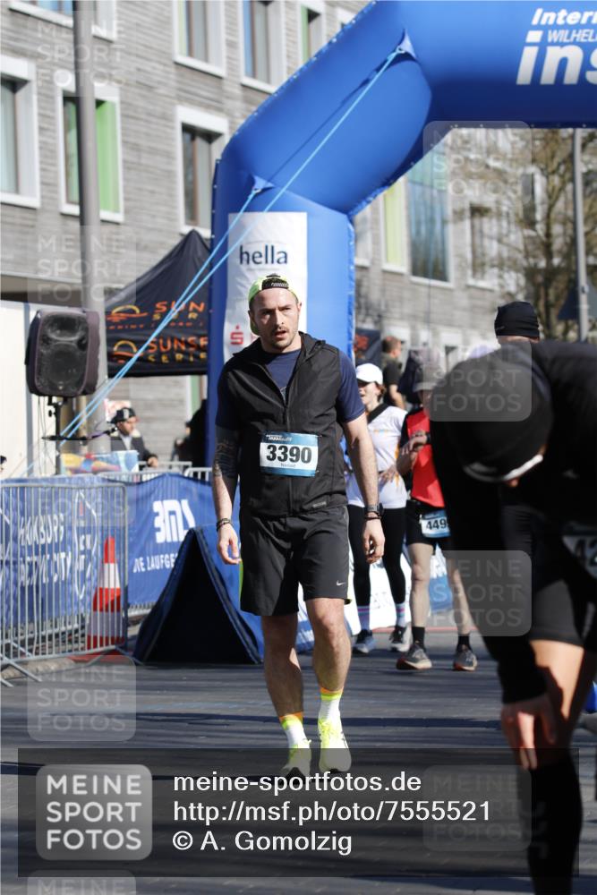 06.04.2025 - 44. Internationalen Wilhelmsburger Insellauf A. Gomolzig http://msf.ph/oto/7555521 06.04.2025 10:41:16 Ziel 3390, 3505, 3635, 4011, 4069, 4111, 4481, 4499 meine-sportfotos.de