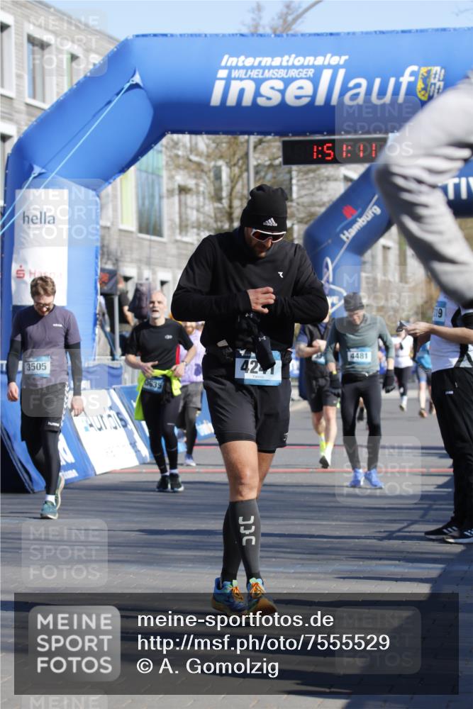 06.04.2025 - 44. Internationalen Wilhelmsburger Insellauf A. Gomolzig http://msf.ph/oto/7555529 06.04.2025 10:41:09 Ziel 3390, 3505, 3635, 4011, 4241, 4481, 5132 meine-sportfotos.de