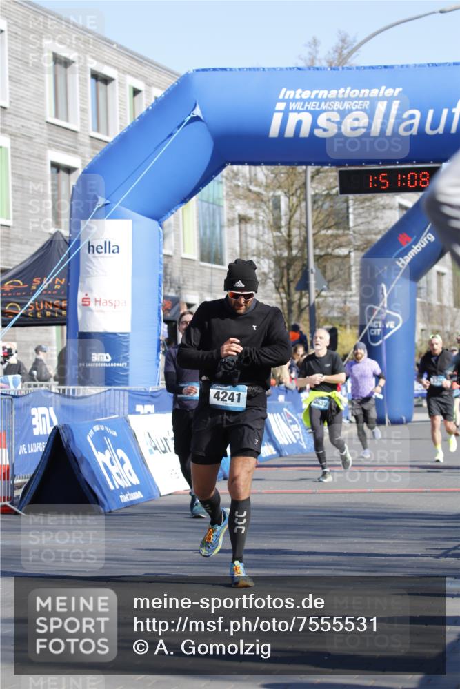 06.04.2025 - 44. Internationalen Wilhelmsburger Insellauf A. Gomolzig http://msf.ph/oto/7555531 06.04.2025 10:41:07 Ziel 3505, 3635, 4241, 4481, 4577, 5132 meine-sportfotos.de