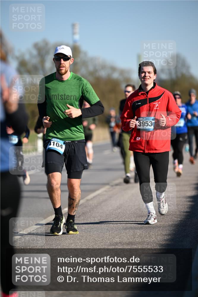06.04.2025 - 44. Internationalen Wilhelmsburger Insellauf Dr. Thomas Lammeyer http://msf.ph/oto/7555533 06.04.2025 09:31:22 Laufen 4104, 49, 3953 meine-sportfotos.de