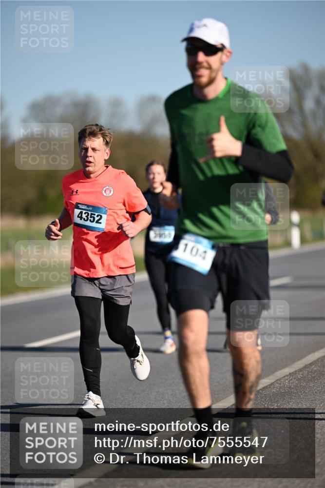 06.04.2025 - 44. Internationalen Wilhelmsburger Insellauf Dr. Thomas Lammeyer http://msf.ph/oto/7555547 06.04.2025 09:31:24 Laufen 4352, 104 meine-sportfotos.de