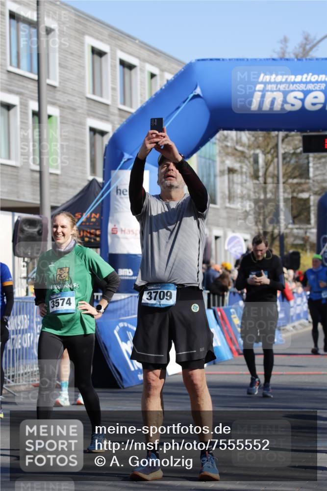 06.04.2025 - 44. Internationalen Wilhelmsburger Insellauf A. Gomolzig http://msf.ph/oto/7555552 06.04.2025 10:40:43 Ziel 3086, 3120, 3365, 3574, 3652, 4202, 4264, 4445 meine-sportfotos.de