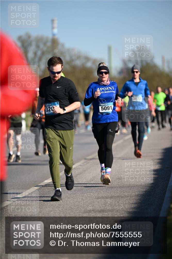06.04.2025 - 44. Internationalen Wilhelmsburger Insellauf Dr. Thomas Lammeyer http://msf.ph/oto/7555555 06.04.2025 09:31:26 Laufen 320, 3, 5091, 3473 meine-sportfotos.de