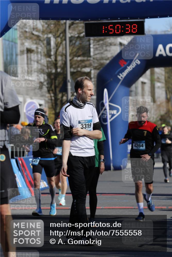 06.04.2025 - 44. Internationalen Wilhelmsburger Insellauf A. Gomolzig http://msf.ph/oto/7555558 06.04.2025 10:40:36 Ziel 3021, 3263, 3319, 3574, 3617, 3652, 3974, 4139, 4264, 4445 meine-sportfotos.de