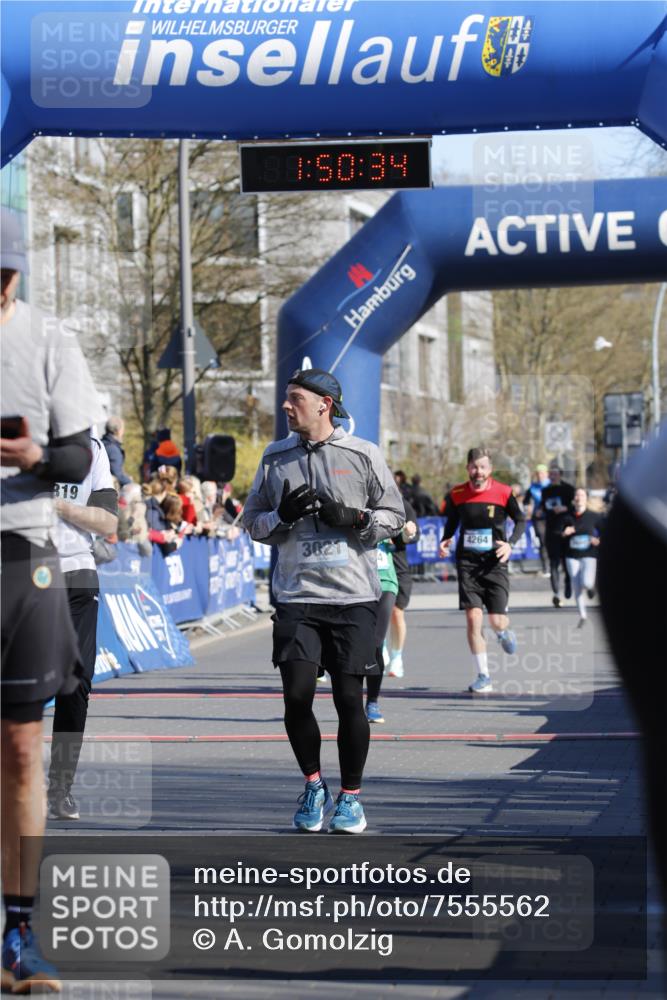06.04.2025 - 44. Internationalen Wilhelmsburger Insellauf A. Gomolzig http://msf.ph/oto/7555562 06.04.2025 10:40:32 Ziel 3021, 3263, 3319, 3574, 3617, 3974, 4139 meine-sportfotos.de