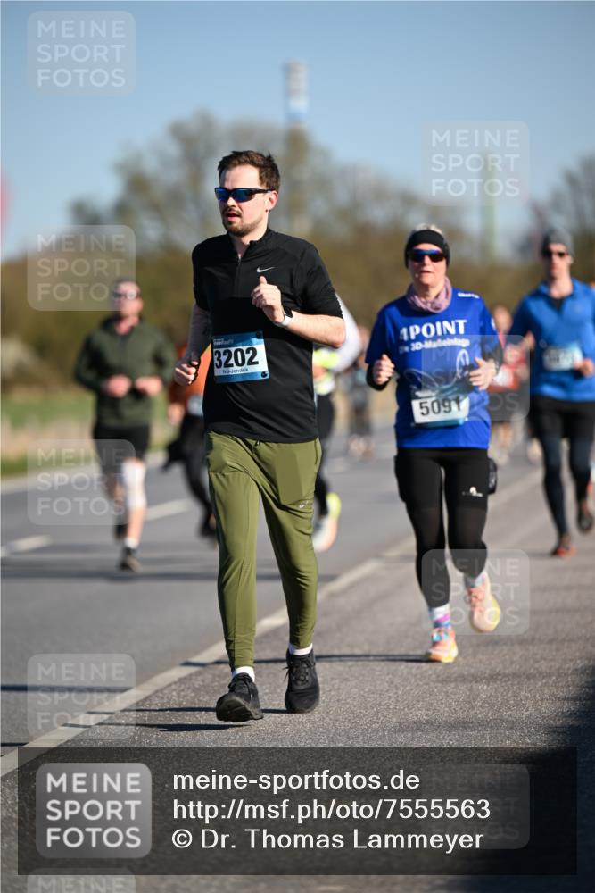 06.04.2025 - 44. Internationalen Wilhelmsburger Insellauf Dr. Thomas Lammeyer http://msf.ph/oto/7555563 06.04.2025 09:31:27 Laufen 3202, 5091 meine-sportfotos.de