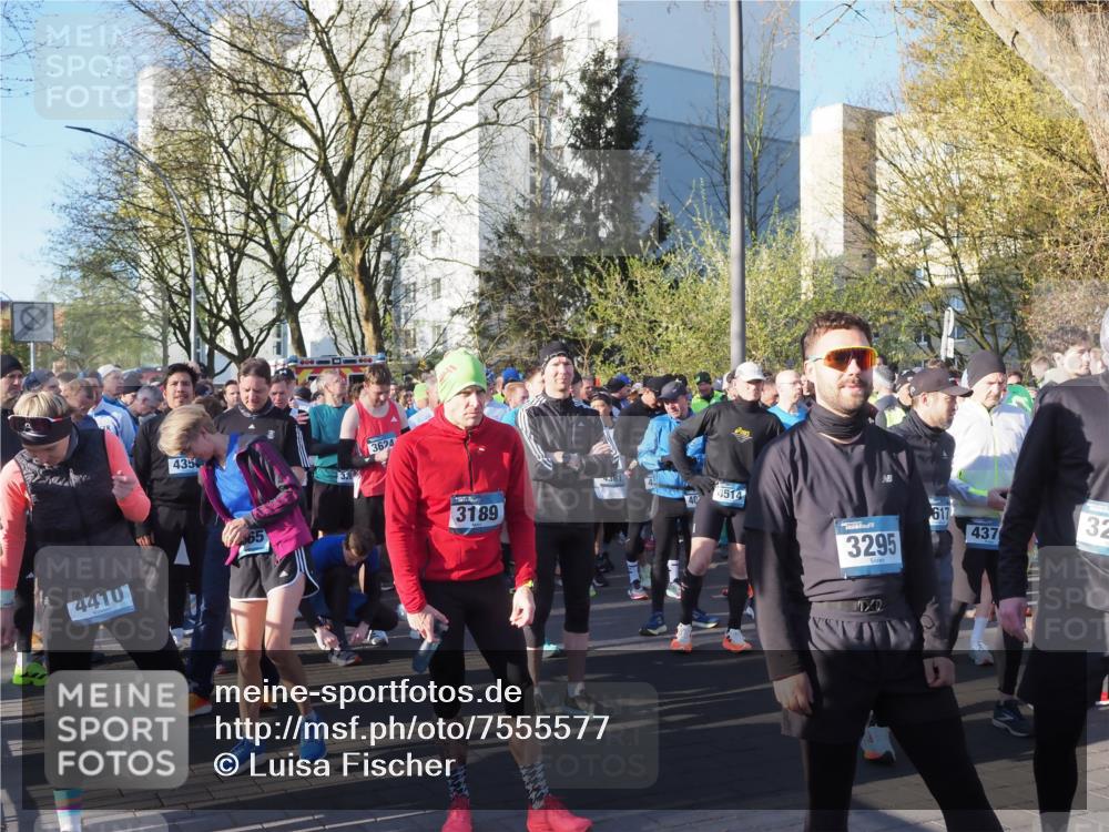 06.04.2025 - 44. Internationalen Wilhelmsburger Insellauf Luisa Fischer http://msf.ph/oto/7555577 06.04.2025 08:46:05 Ziel 4410, 435, 3624, 3189, 40, 4514, 3295, 617, 32, 437 meine-sportfotos.de