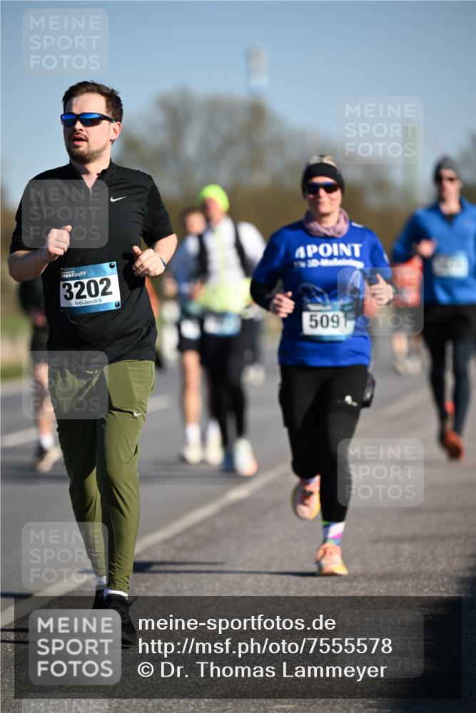 06.04.2025 - 44. Internationalen Wilhelmsburger Insellauf Dr. Thomas Lammeyer http://msf.ph/oto/7555578 06.04.2025 09:31:28 Laufen 3202, 3, 509 meine-sportfotos.de