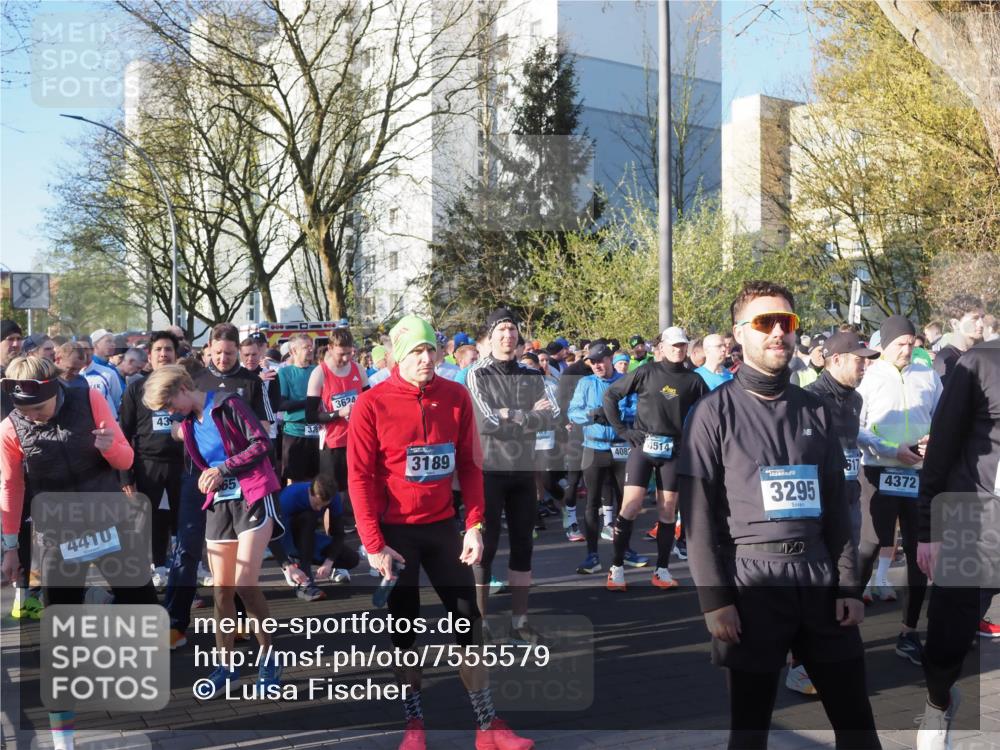 06.04.2025 - 44. Internationalen Wilhelmsburger Insellauf Luisa Fischer http://msf.ph/oto/7555579 06.04.2025 08:46:05 Ziel 4410, 43, 328, 3624, 3189, 408, 4514, 3295, 517, 4372 meine-sportfotos.de