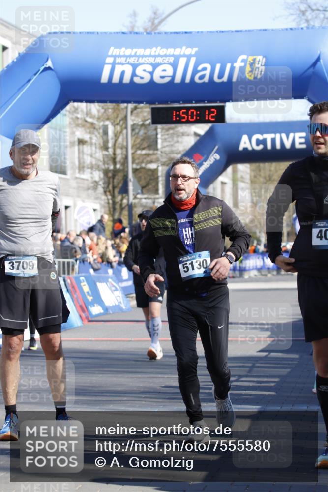 06.04.2025 - 44. Internationalen Wilhelmsburger Insellauf A. Gomolzig http://msf.ph/oto/7555580 06.04.2025 10:40:10 Ziel 3544, 4380, 4389, 4501, 5130 meine-sportfotos.de