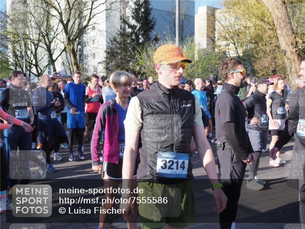06.04.2025 - 44. Internationalen Wilhelmsburger Insellauf Luisa Fischer http://msf.ph/oto/7555586 06.04.2025 08:46:21 Ziel 4357, 317, 624, 30, 0, 3214, 361, 3324, 32 meine-sportfotos.de